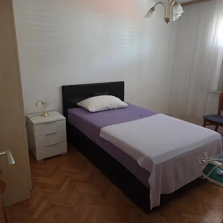 Διαμέρισμα Ivana *